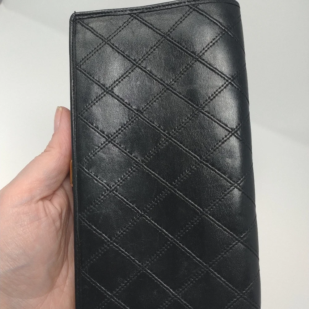 CHANEL Quilted Diamond pattern CC Gold Black Bifold Wallet with Chanel Box - Picture 16 of 17